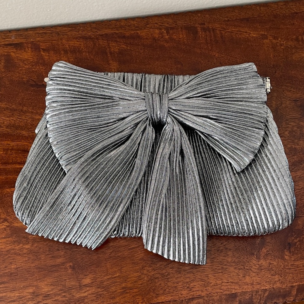 Jessica McClintock Vivienne Pleated Silver Bow Bag - Picture 2 of 5